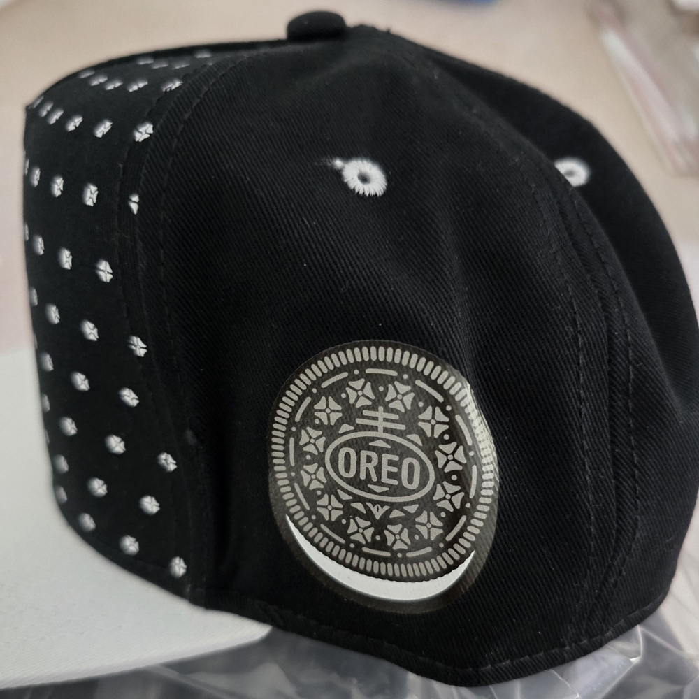 Oreo snapback hat - Picture 2 of 3